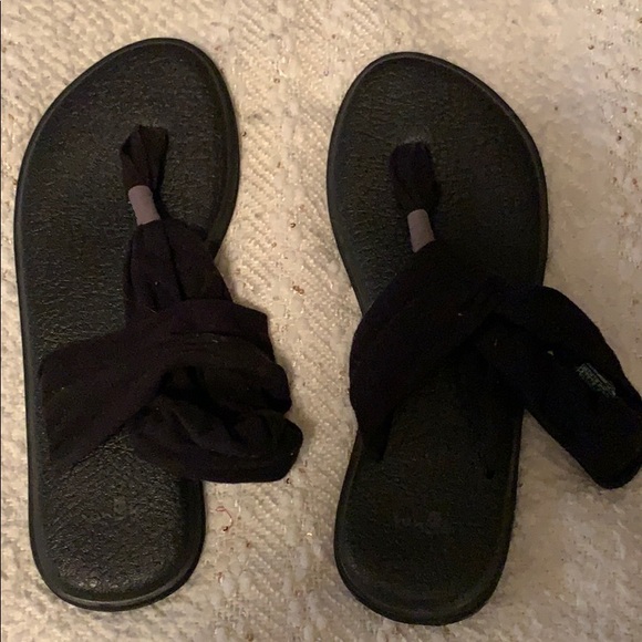 Black Sanuk sandals - Picture 1 of 2